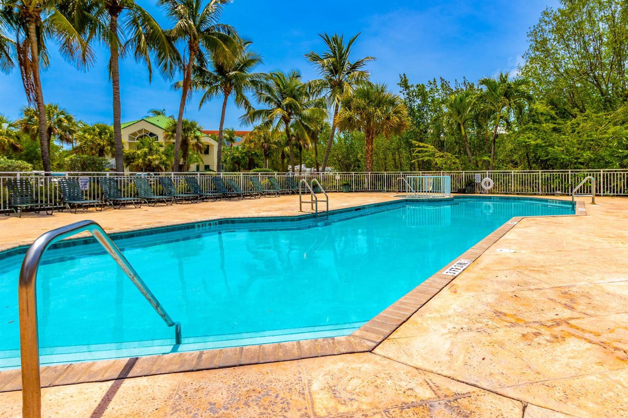 Sunrise Suites Jamaica Suite #102 Ки-Уэст Номер фото